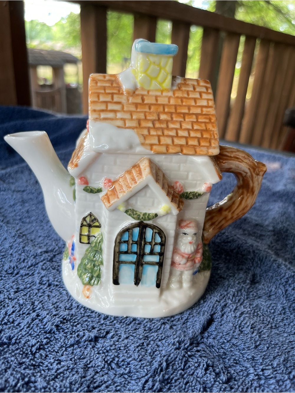 Houston Harvest Cozy Cottage Santa Teapot